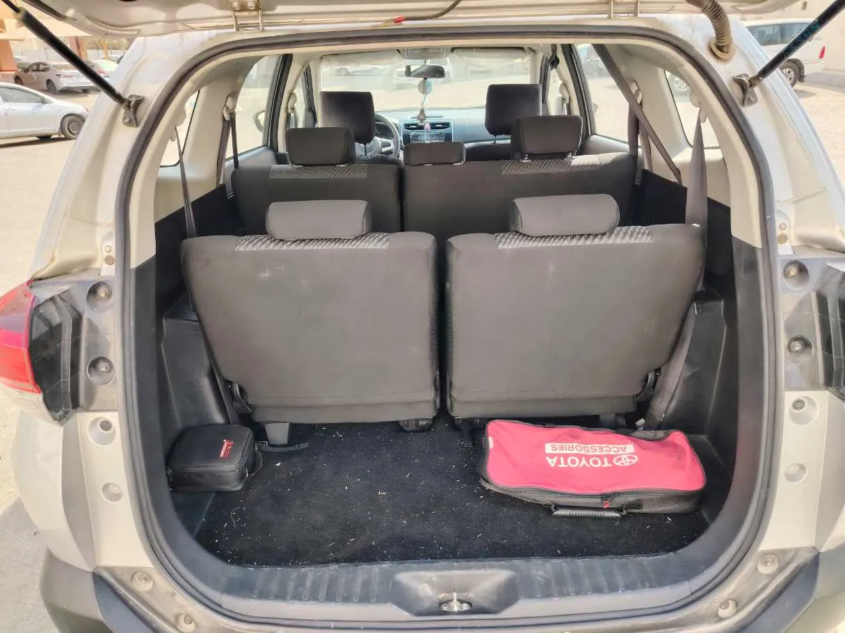 Car image 24