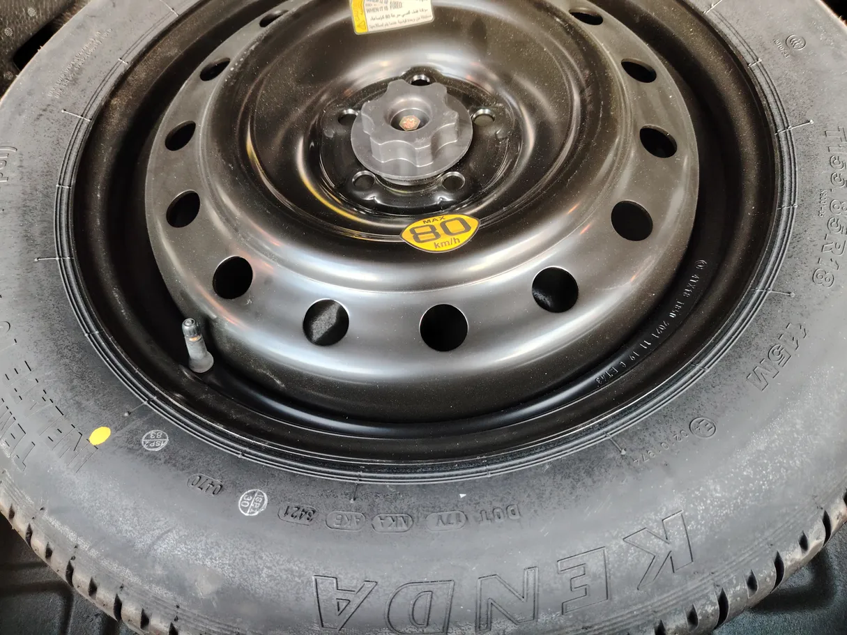 Car image 26