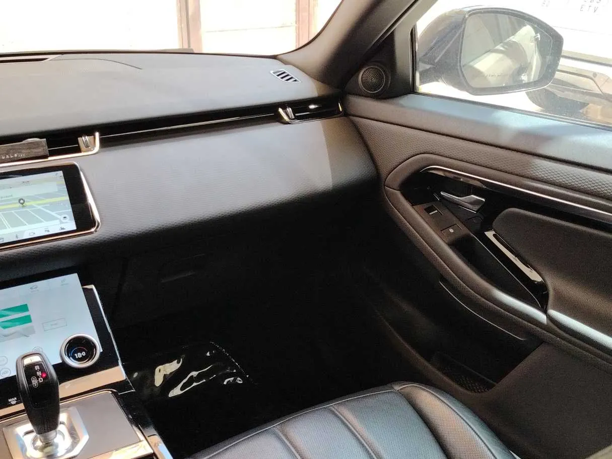 Car image 21