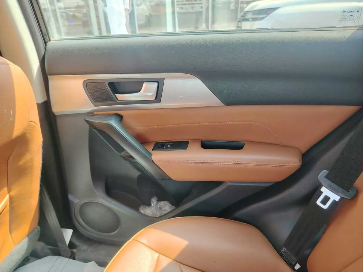 Car image 37