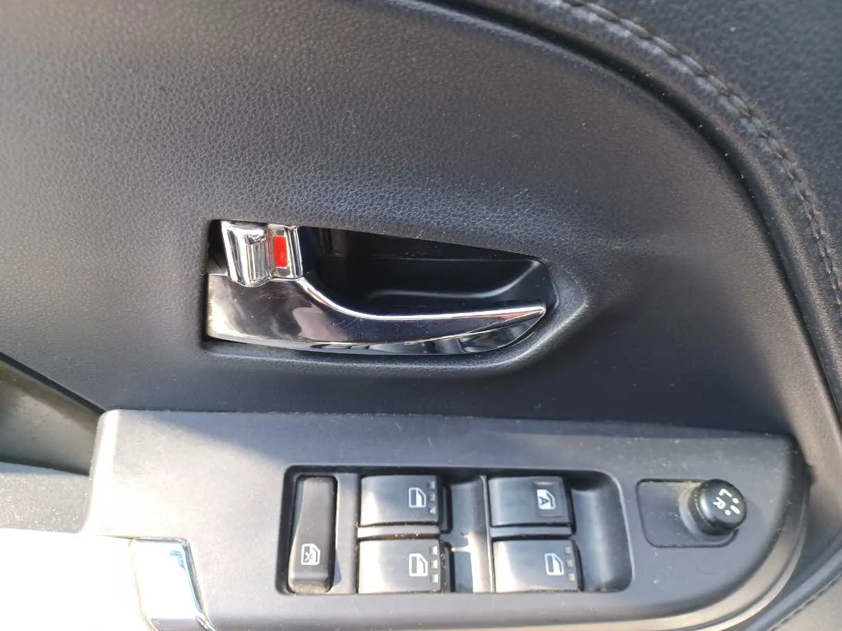 Car image 20
