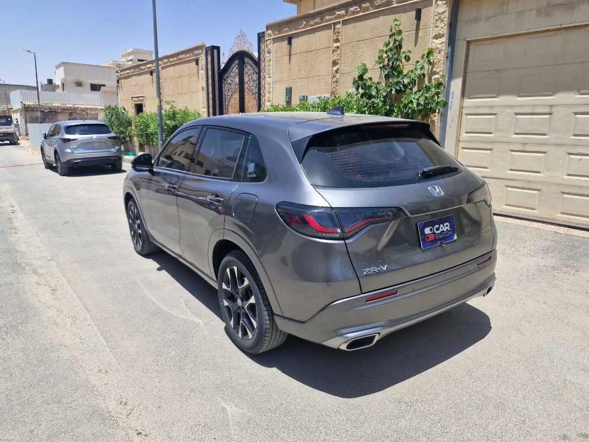 Car image 7