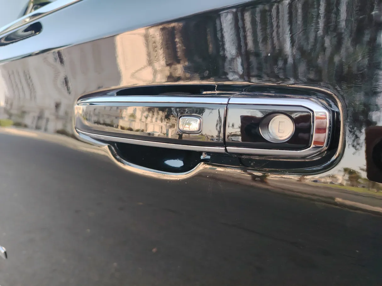 Car image 40