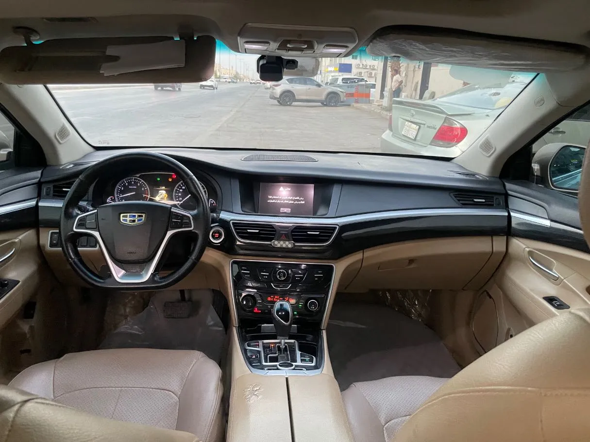 Car image 18
