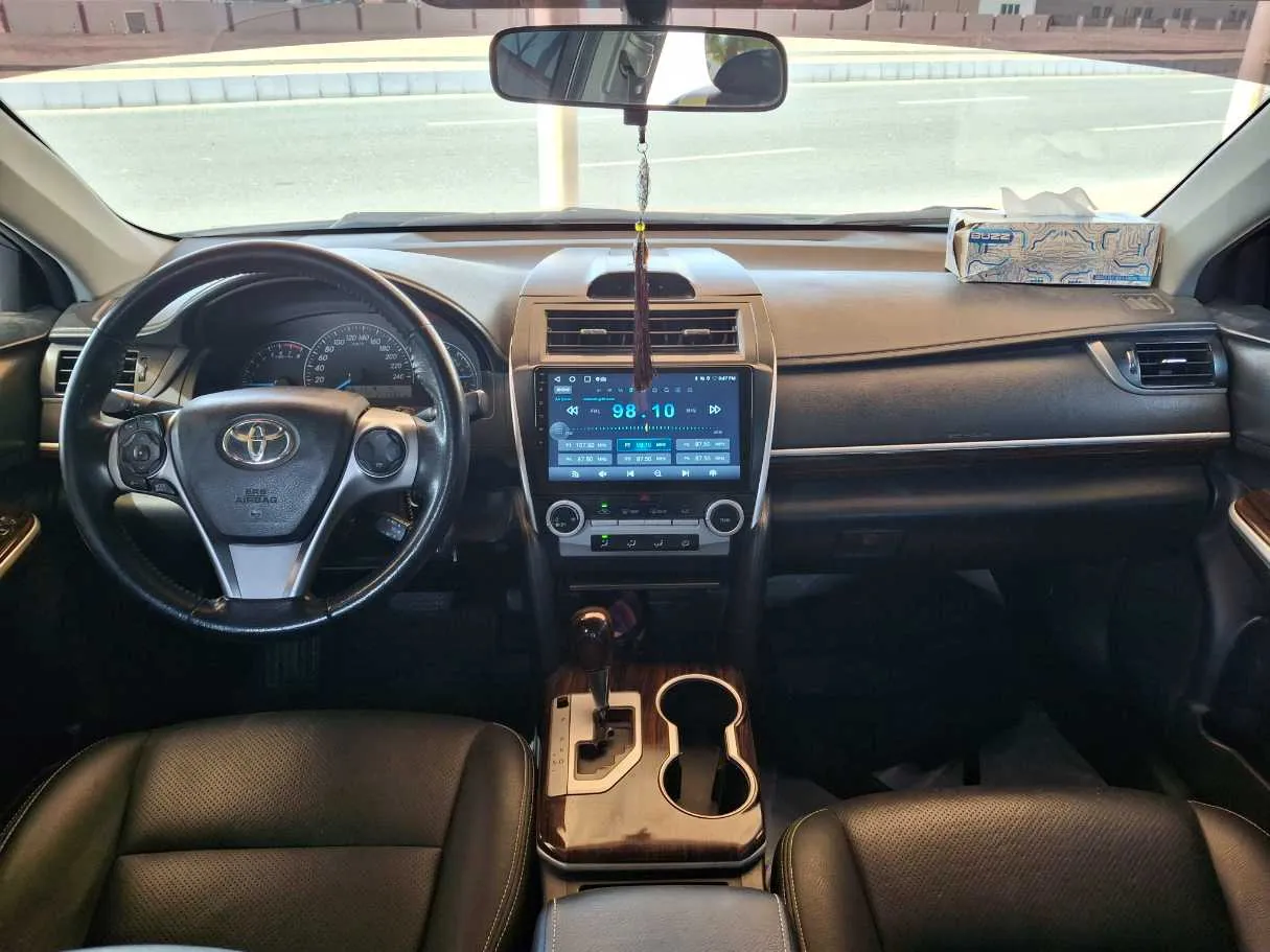 Car image 14