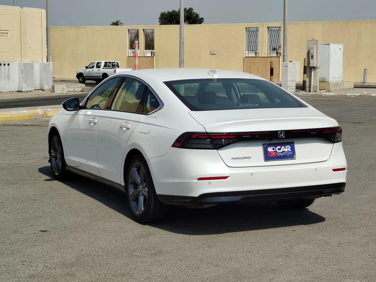 Car image 7
