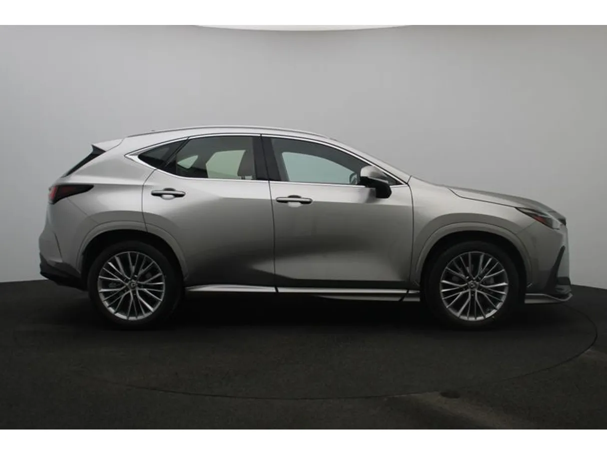 Car image 13
