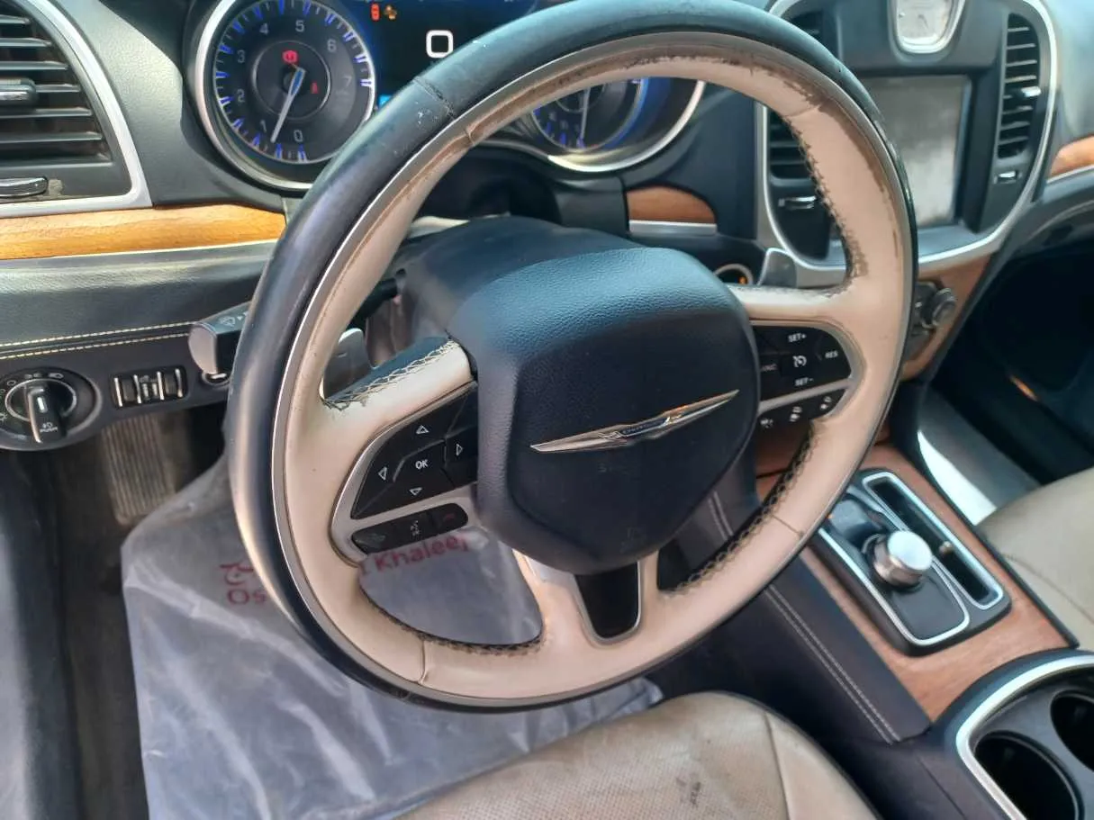 Car image 19