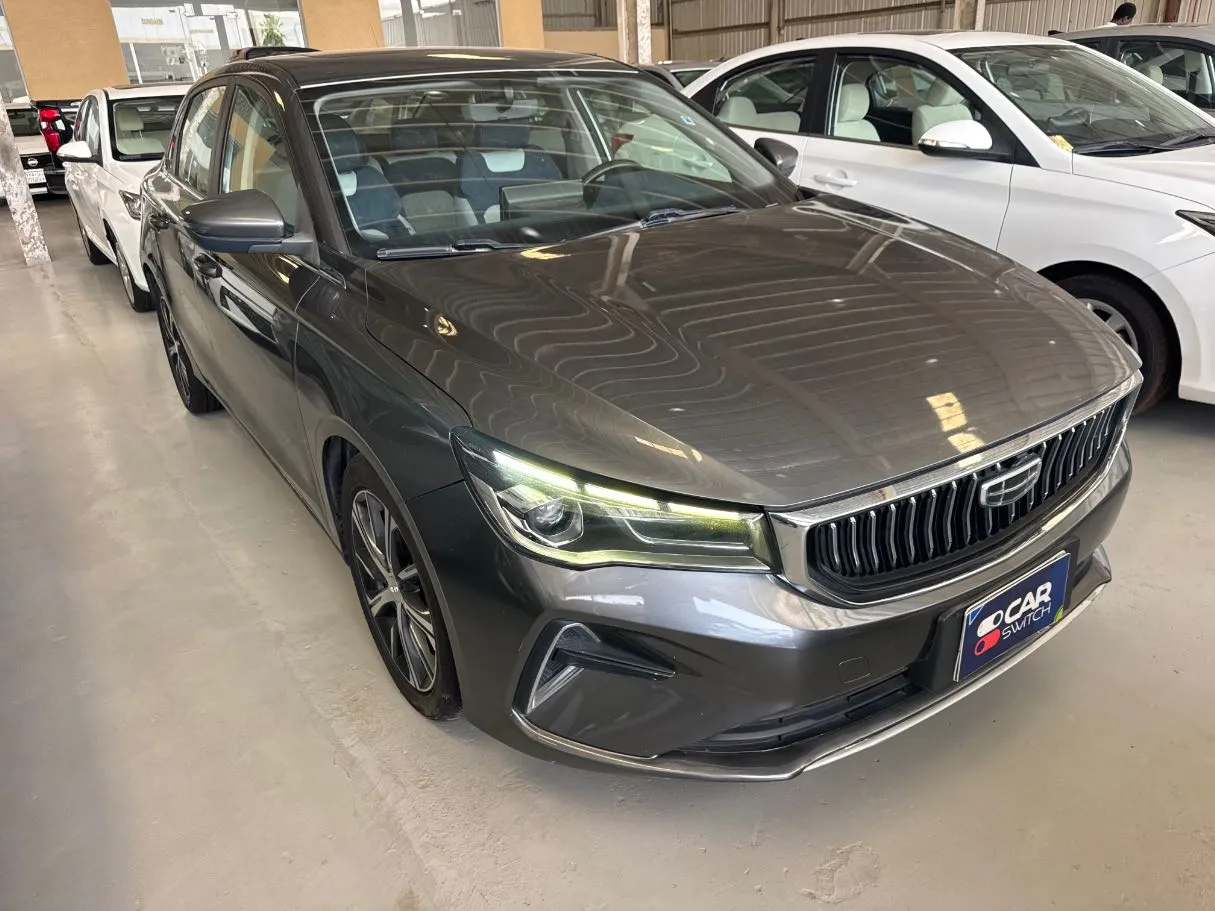 Car image 3