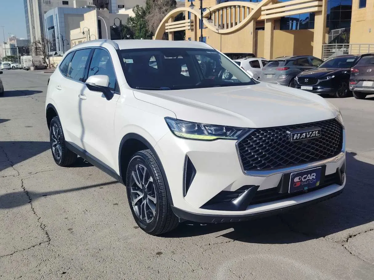 Car image 3