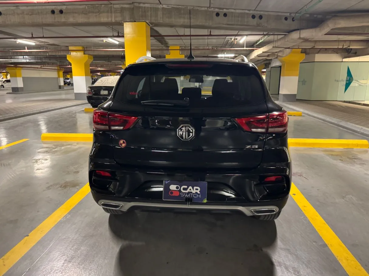 Car image 6