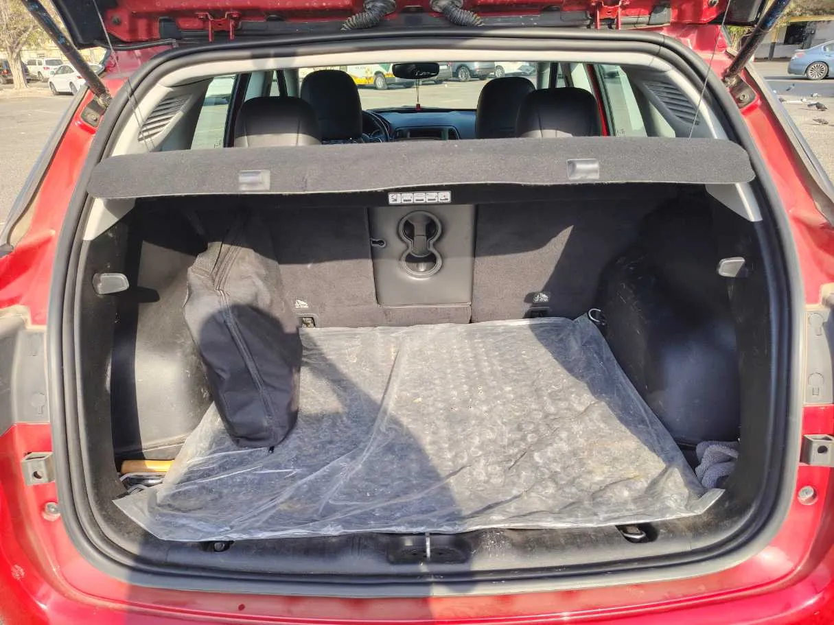 Car image 25