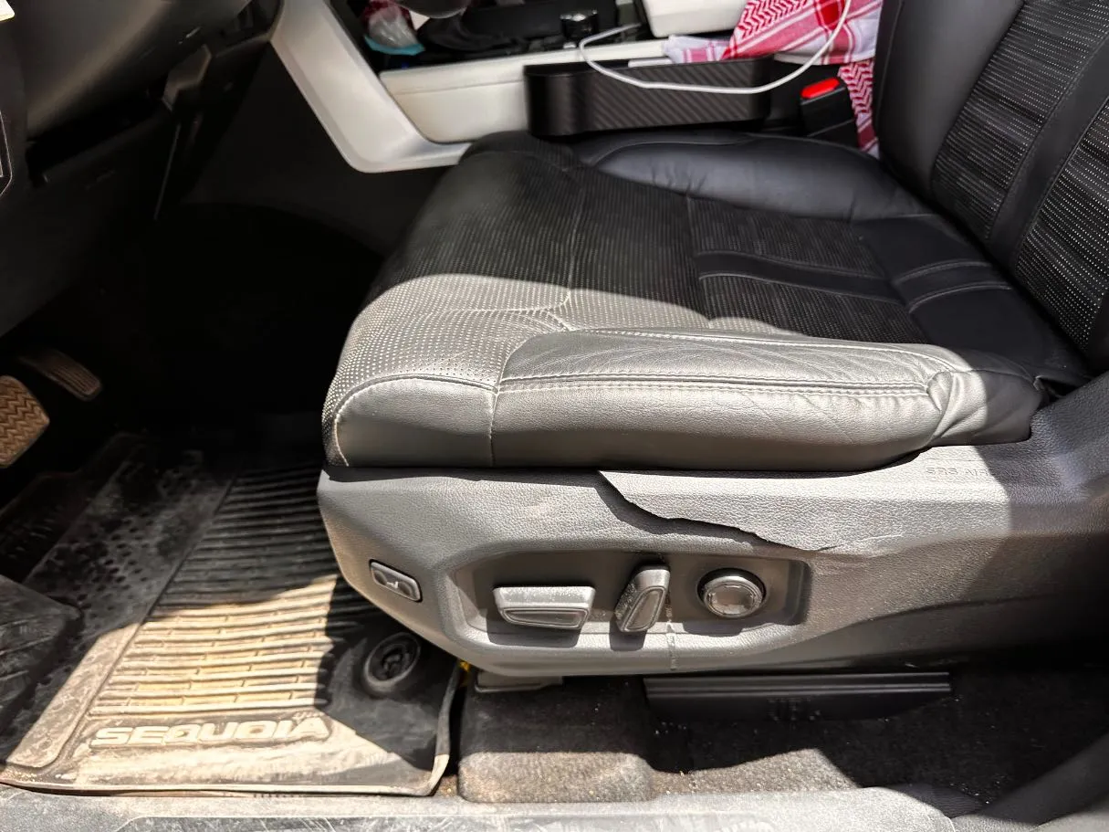 Car image 28