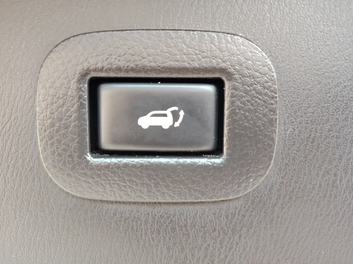 Car image 29