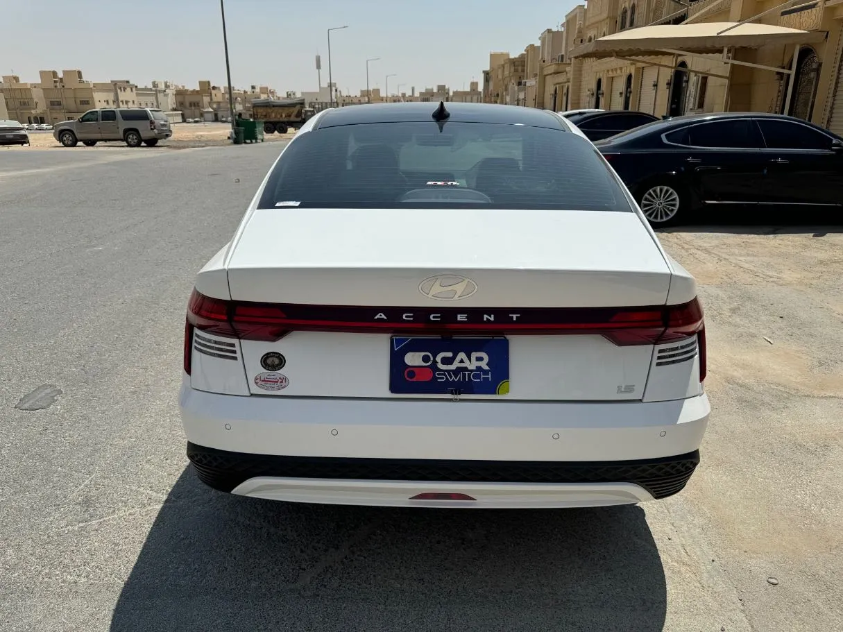 Car image 6