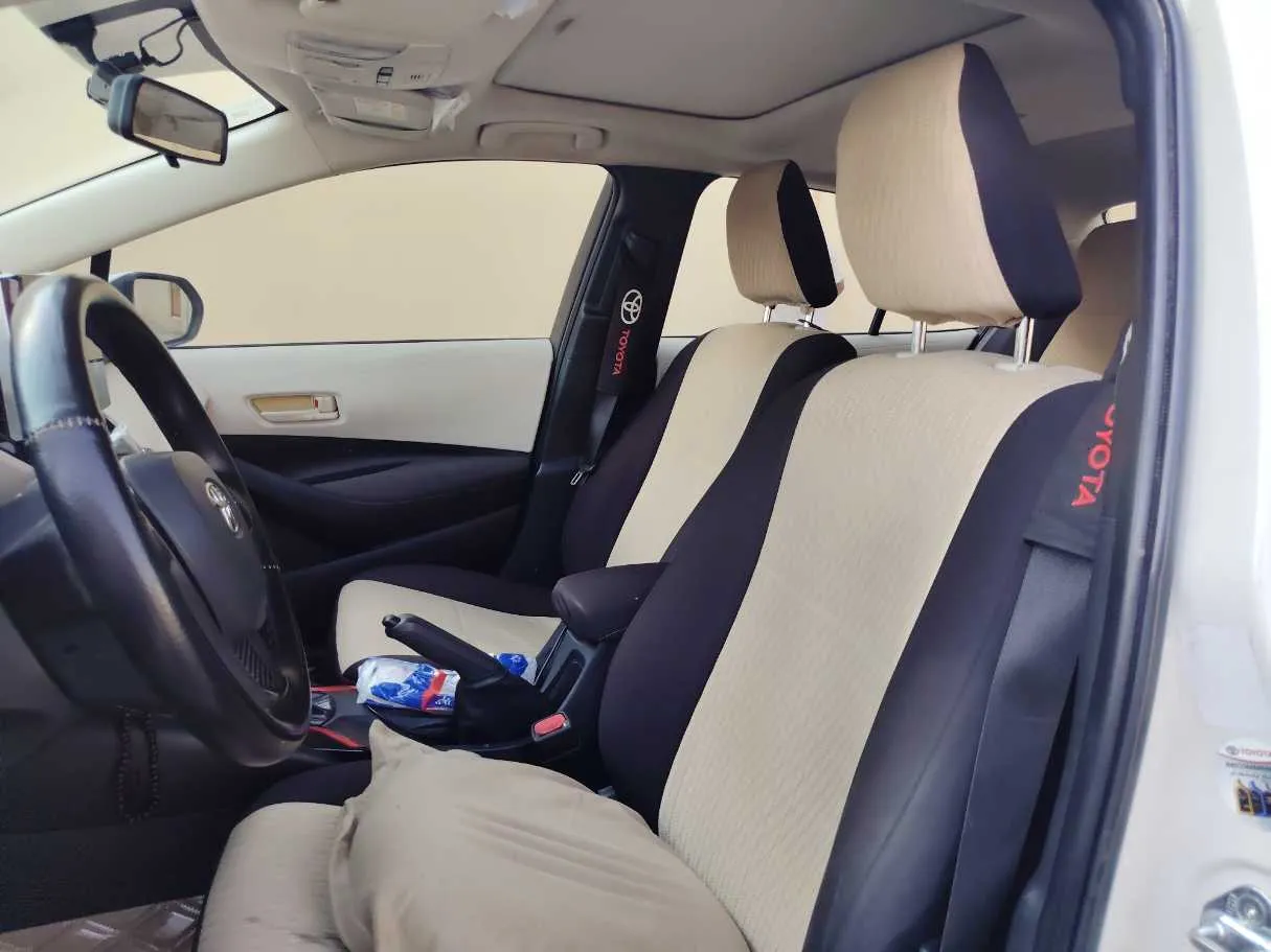 Car image 13