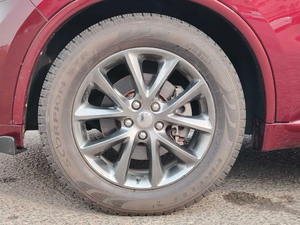 Car image 10