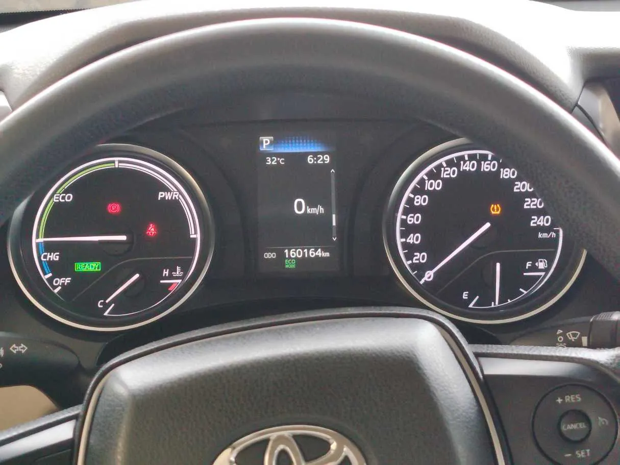Car image 25