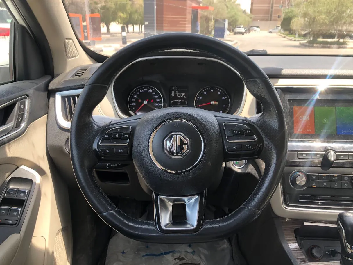 Car image 16