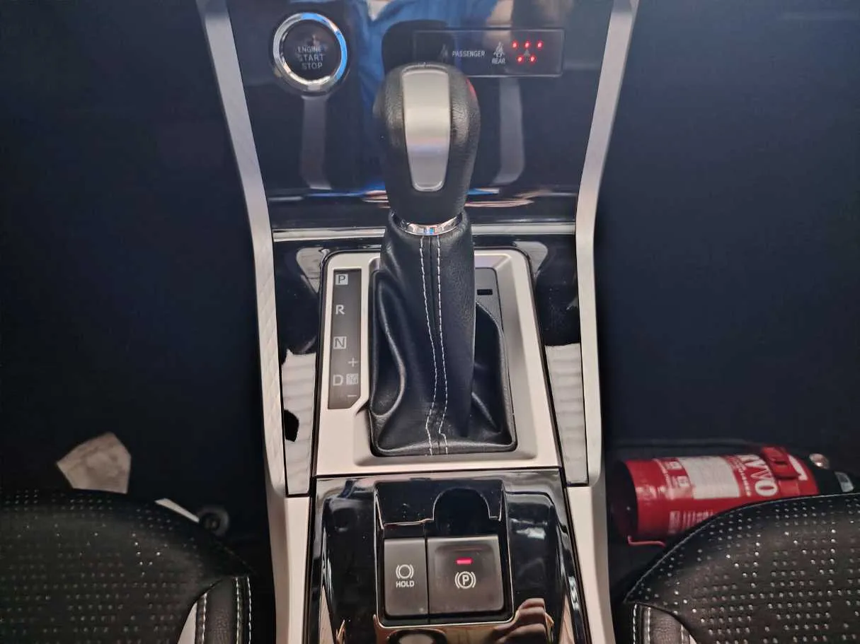 Car image 26
