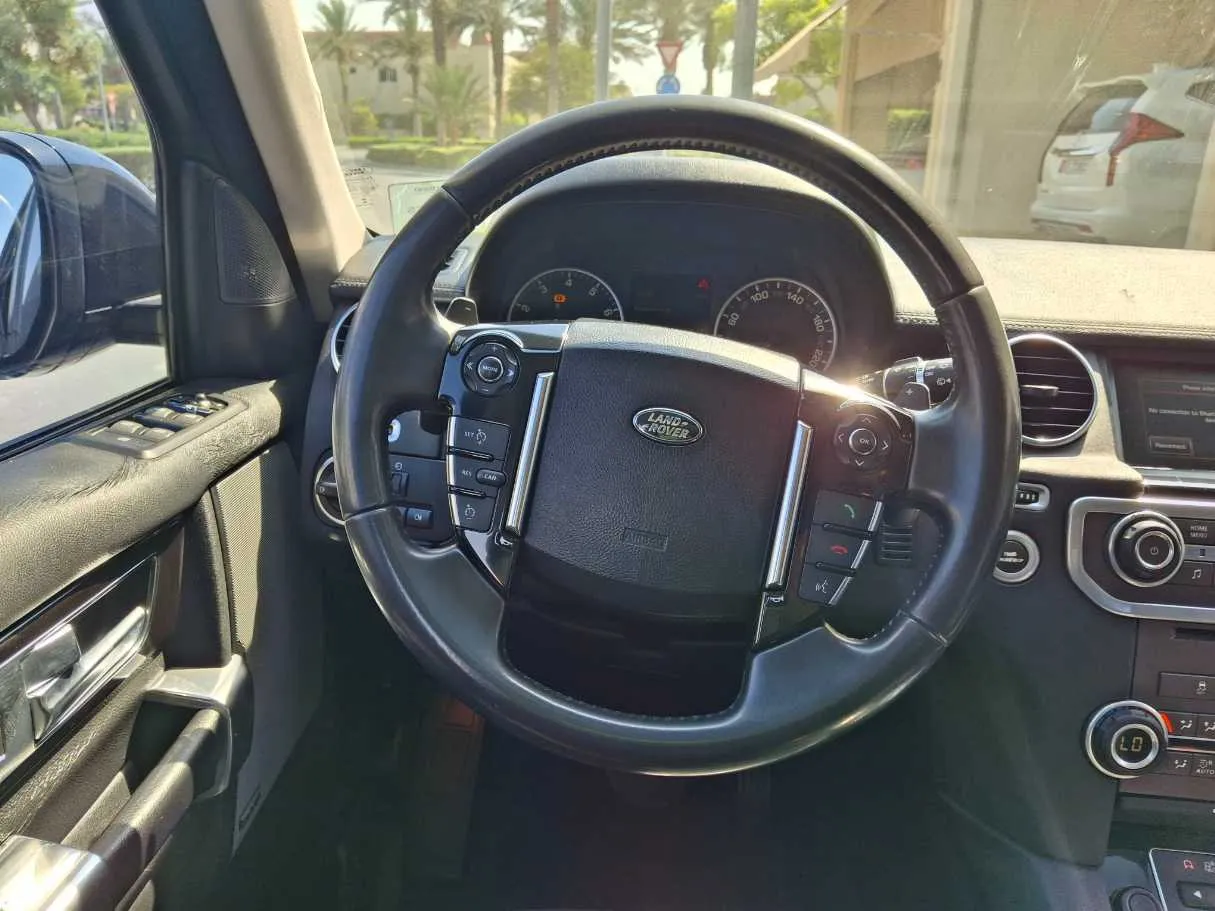 Car image 17