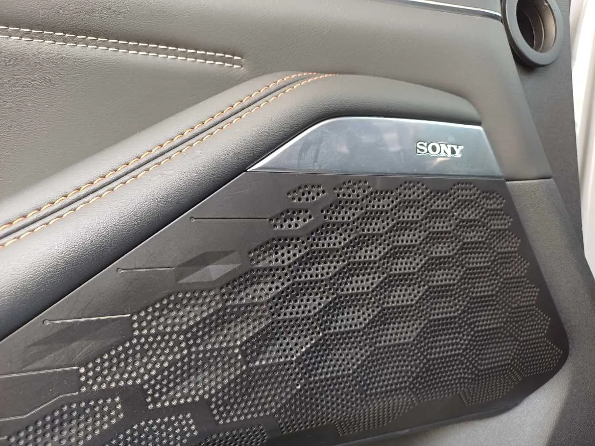 Car image 20
