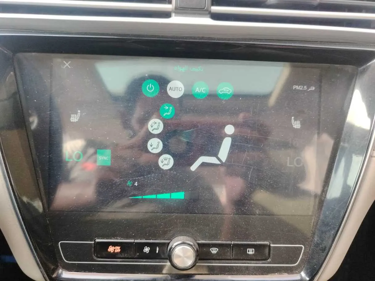 Car image 28