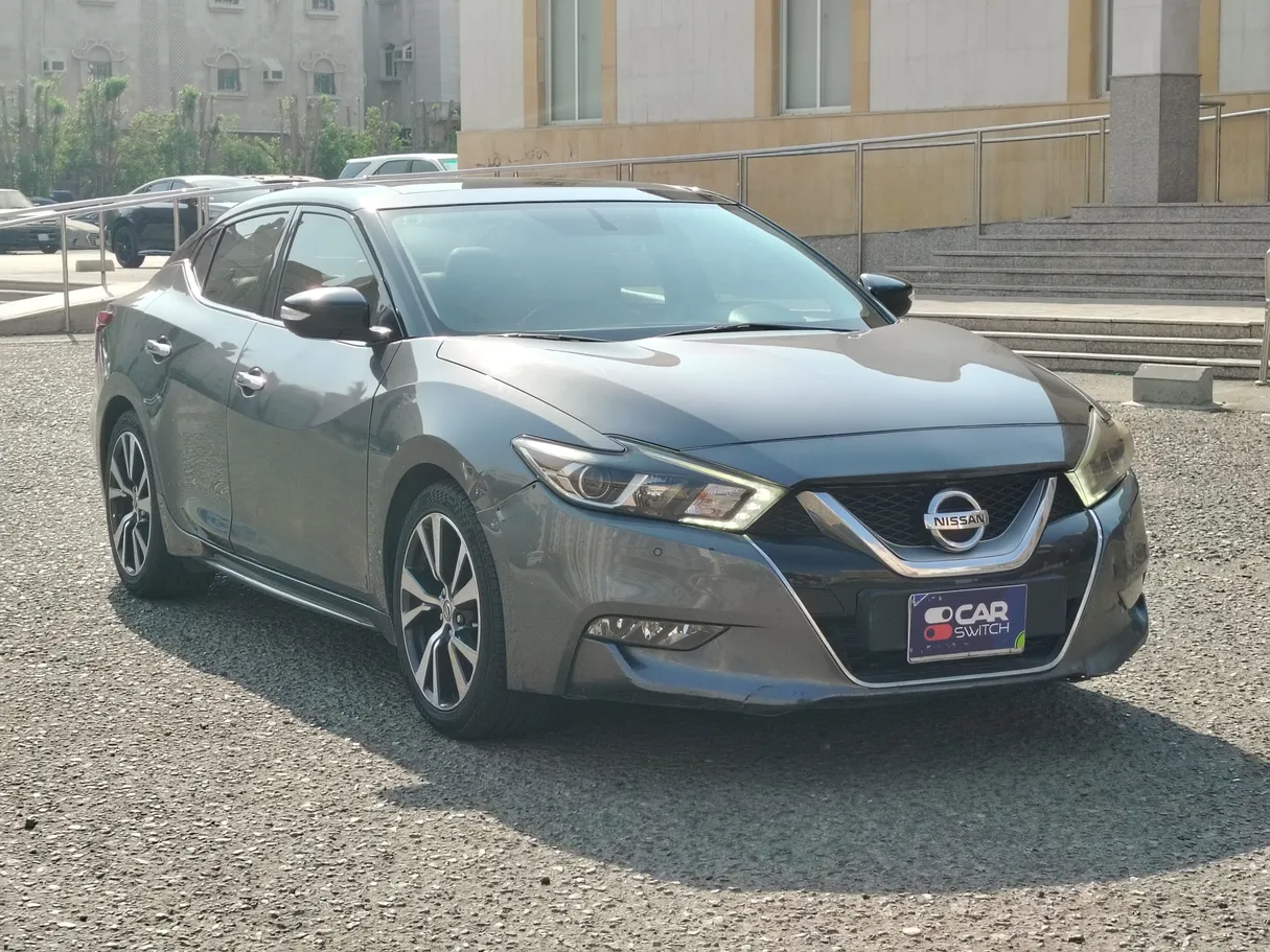 Car image 3