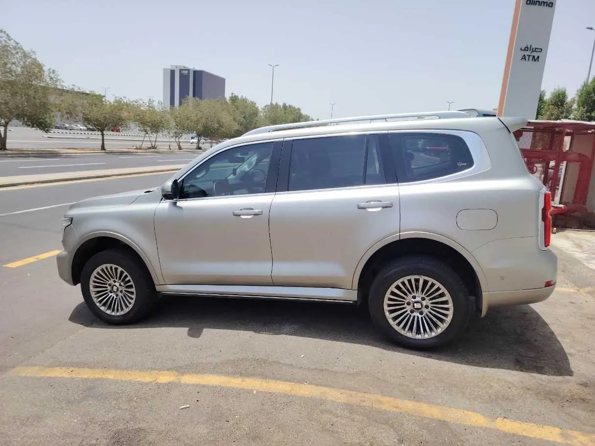 Car image 8