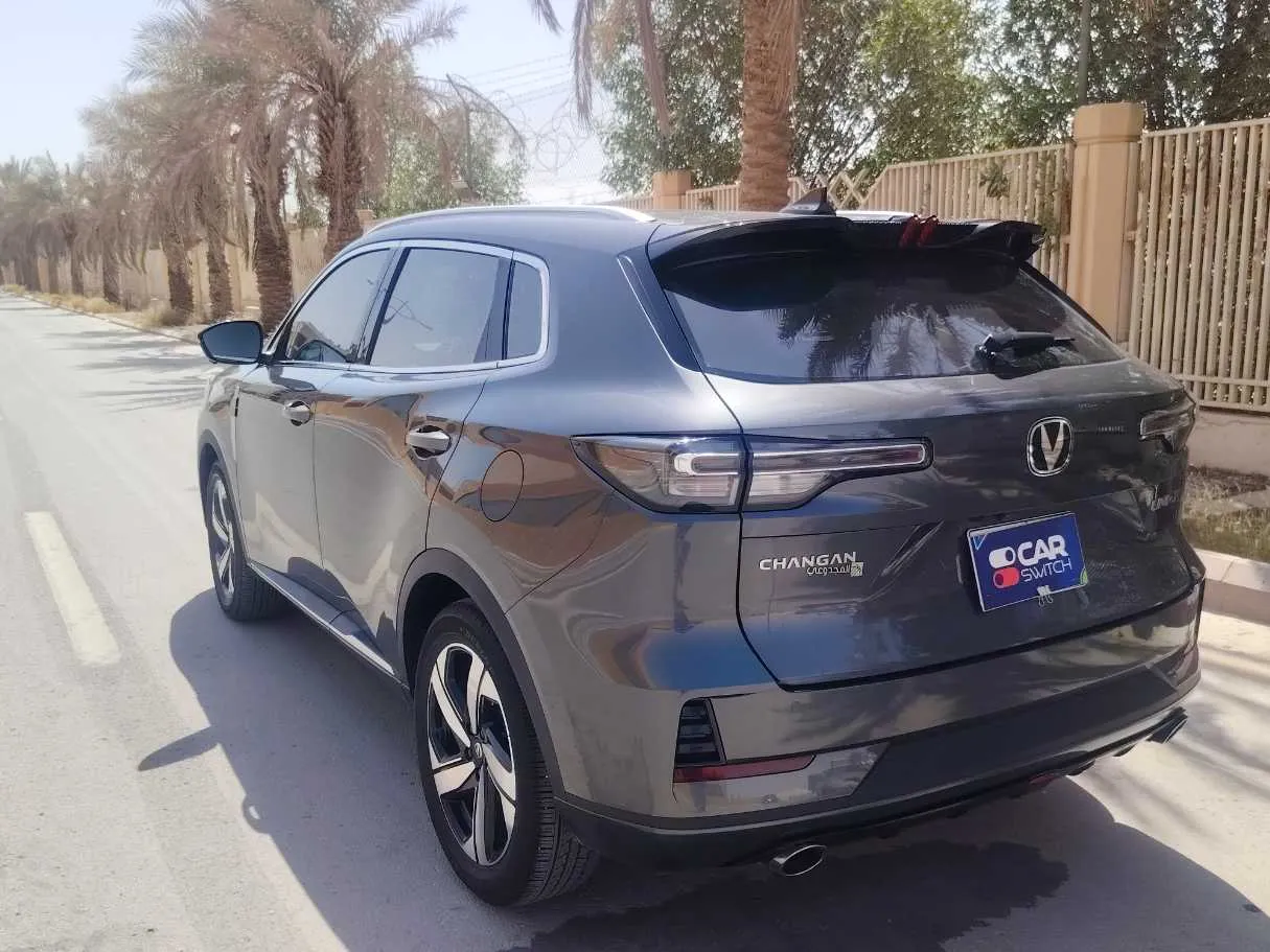 Car image 8