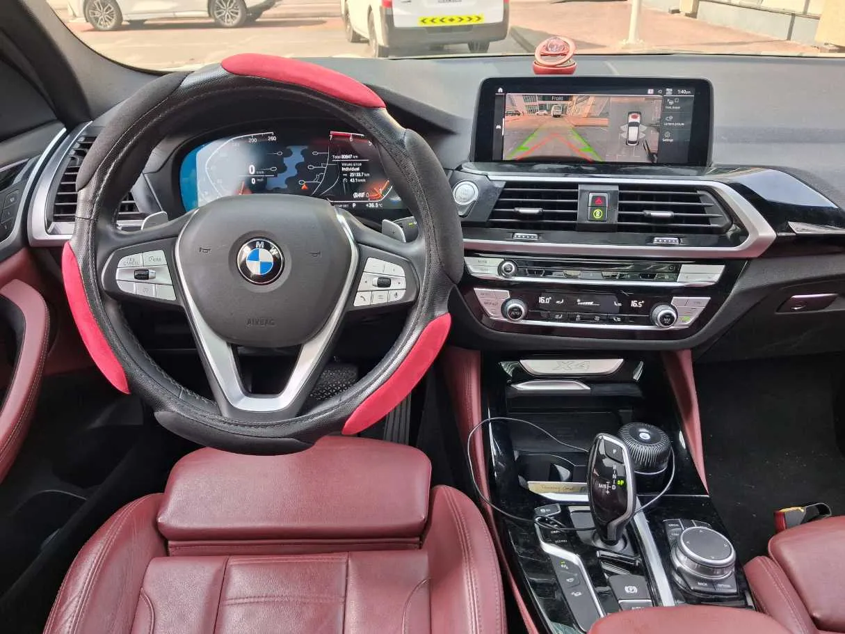 Car image 16