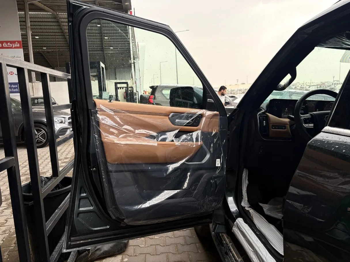 Car image 7