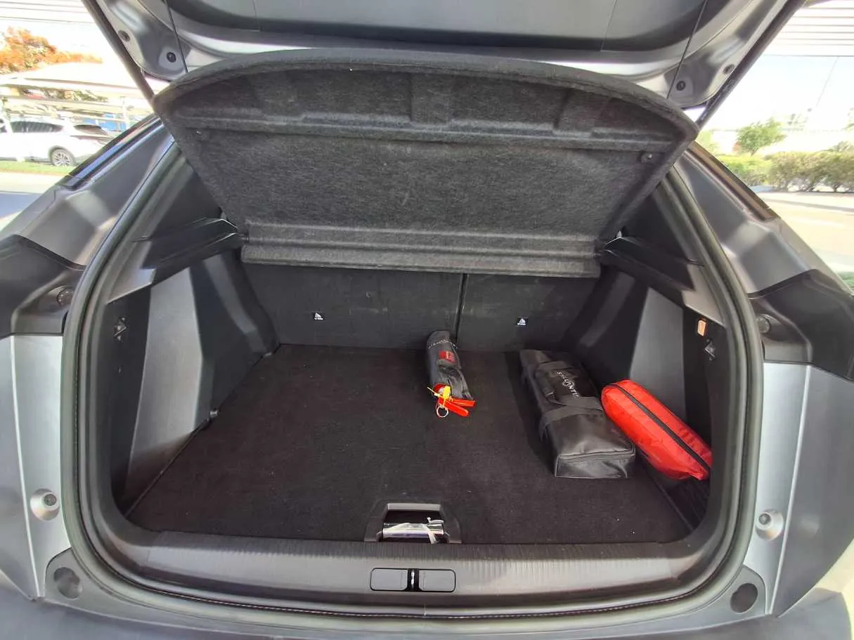 Car image 15