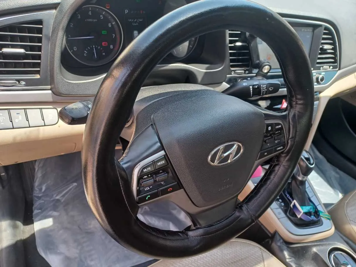 Car image 16