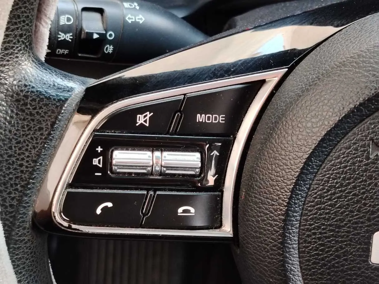 Car image 29