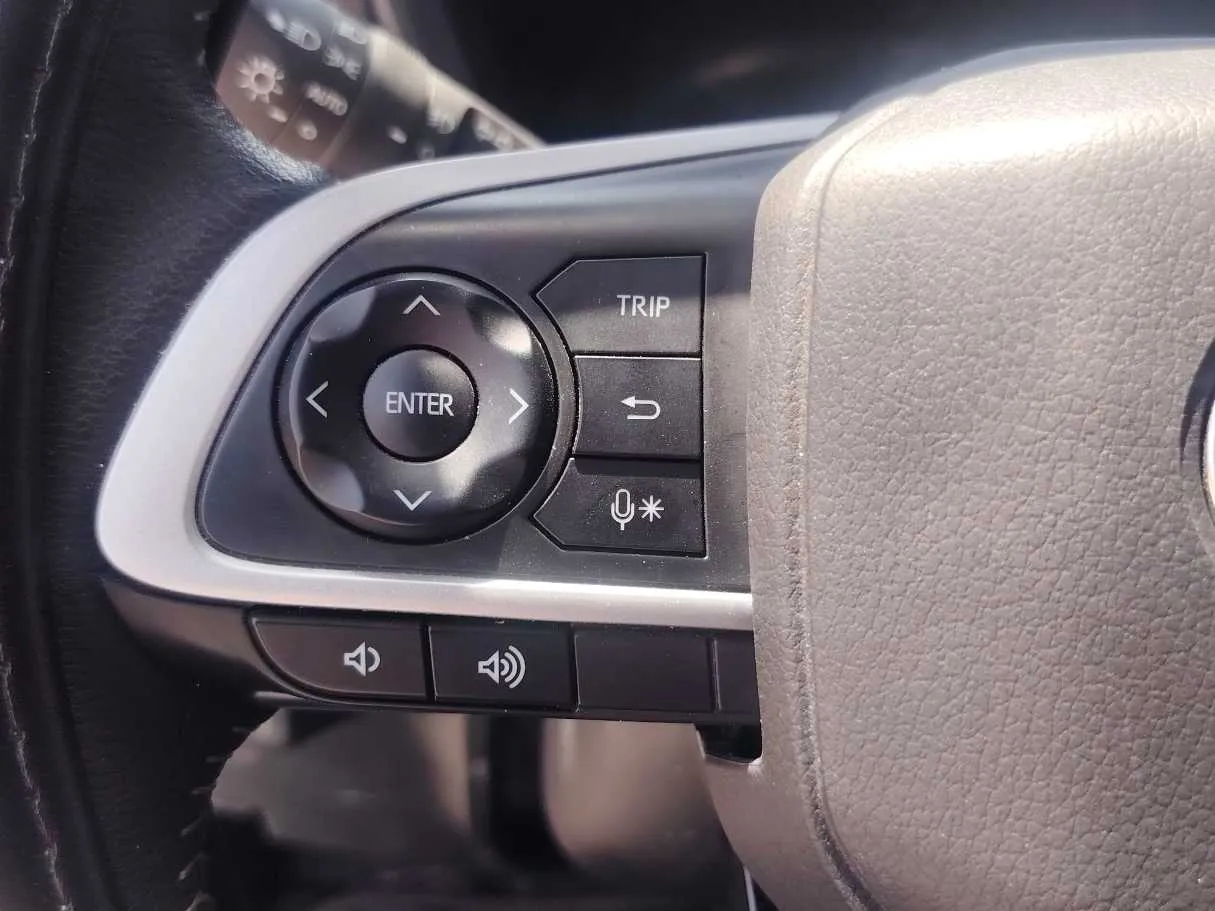 Car image 28