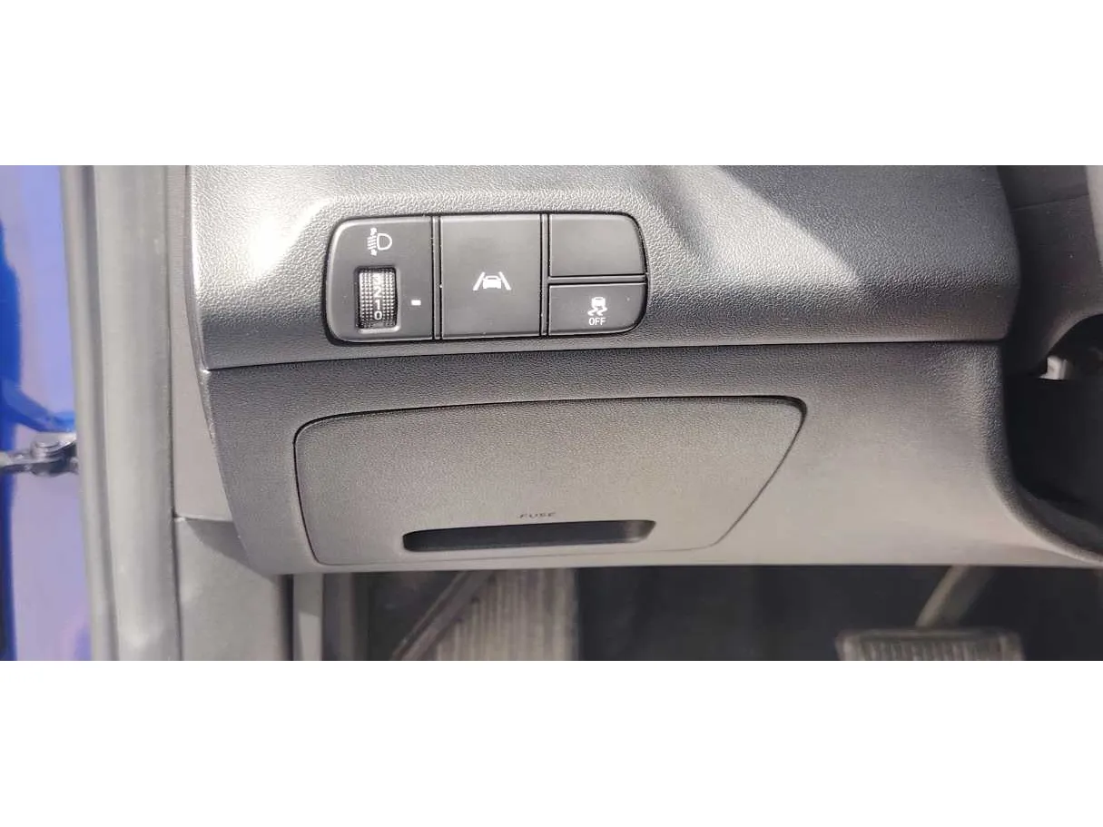 Car image 27