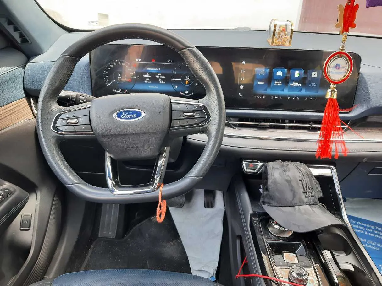 Car image 15