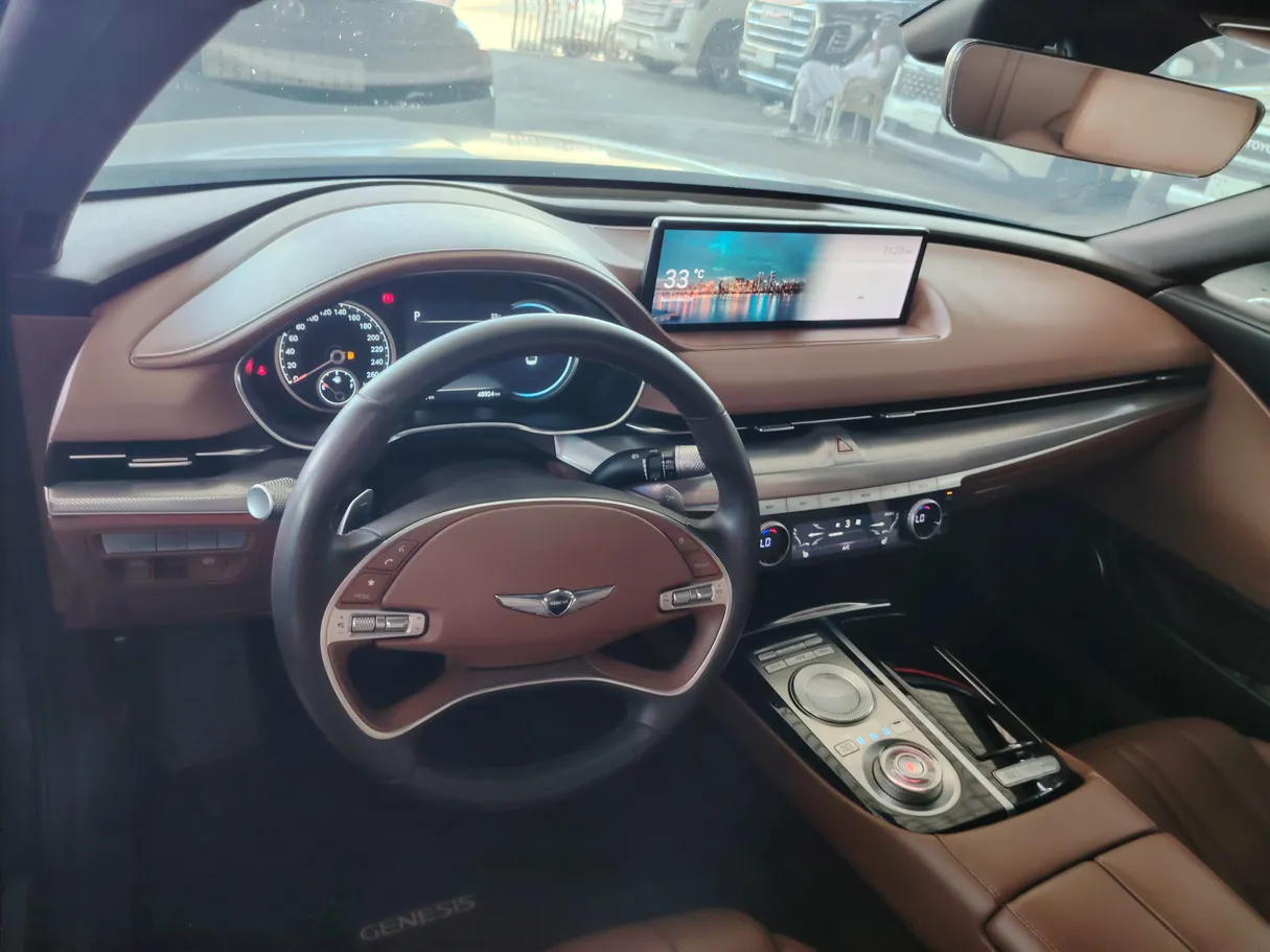 Car image 13