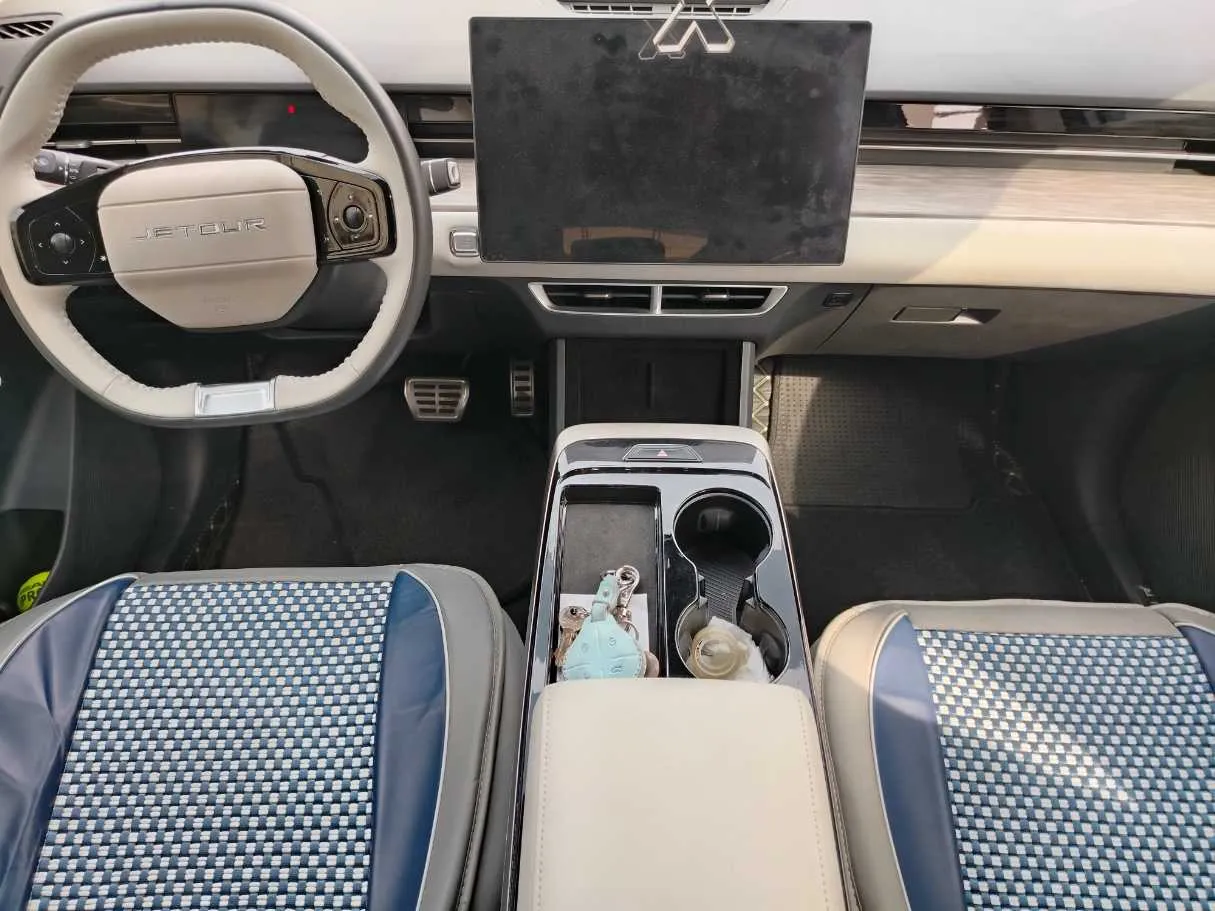 Car image 17