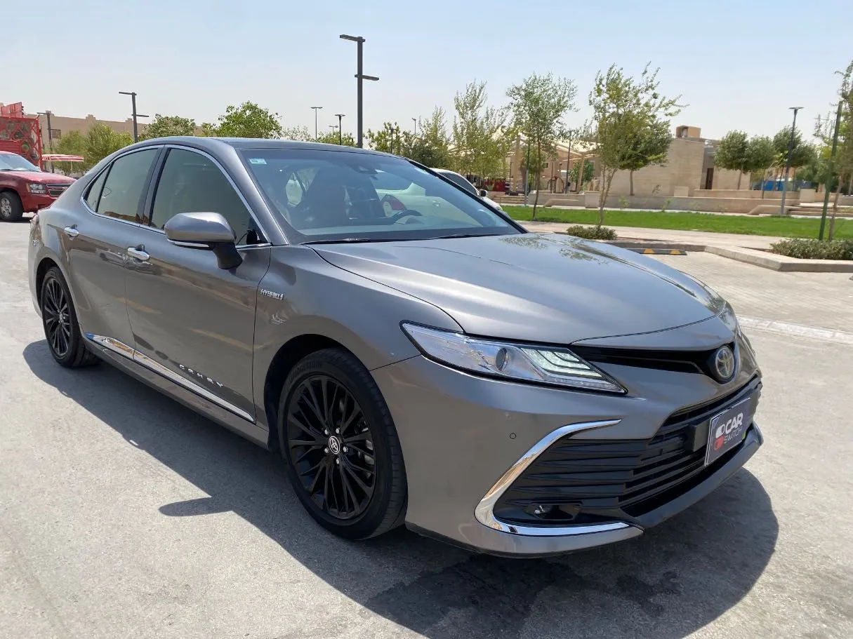 Car image 3