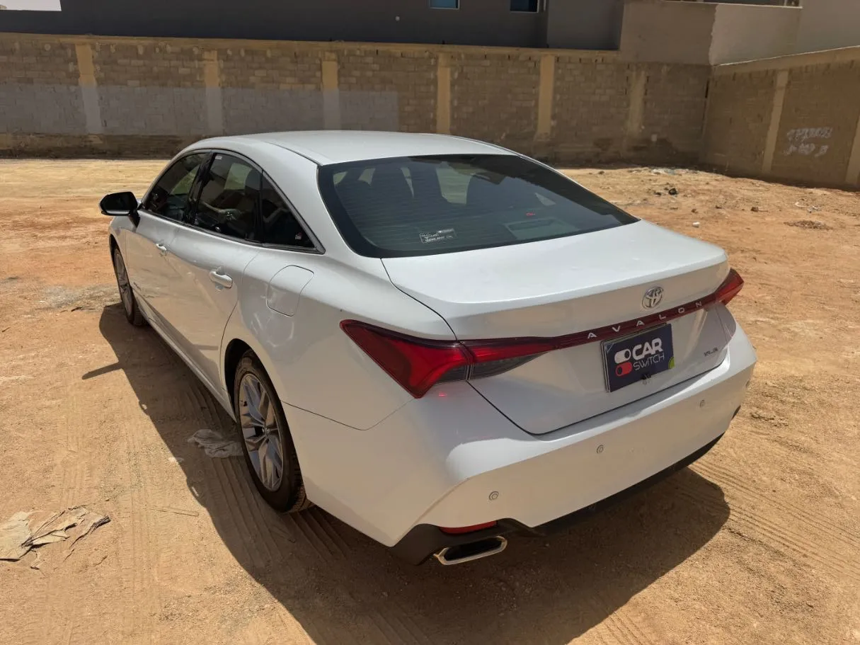 Car image 7