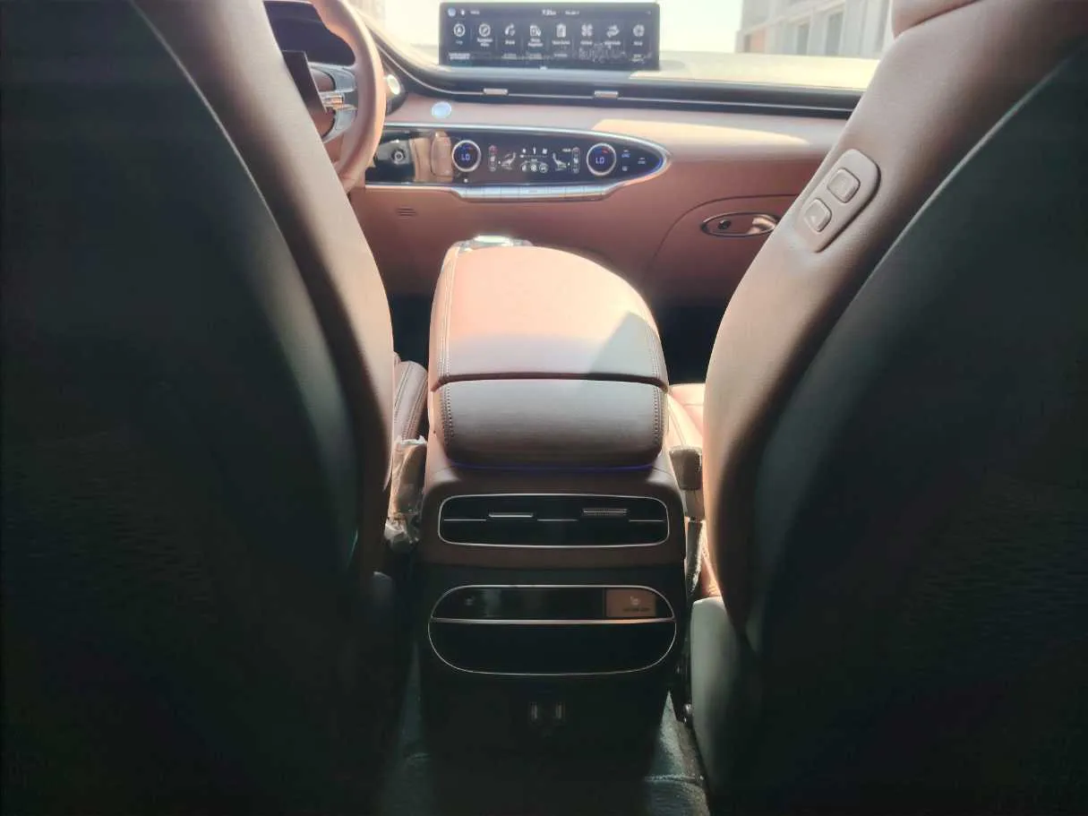 Car image 33