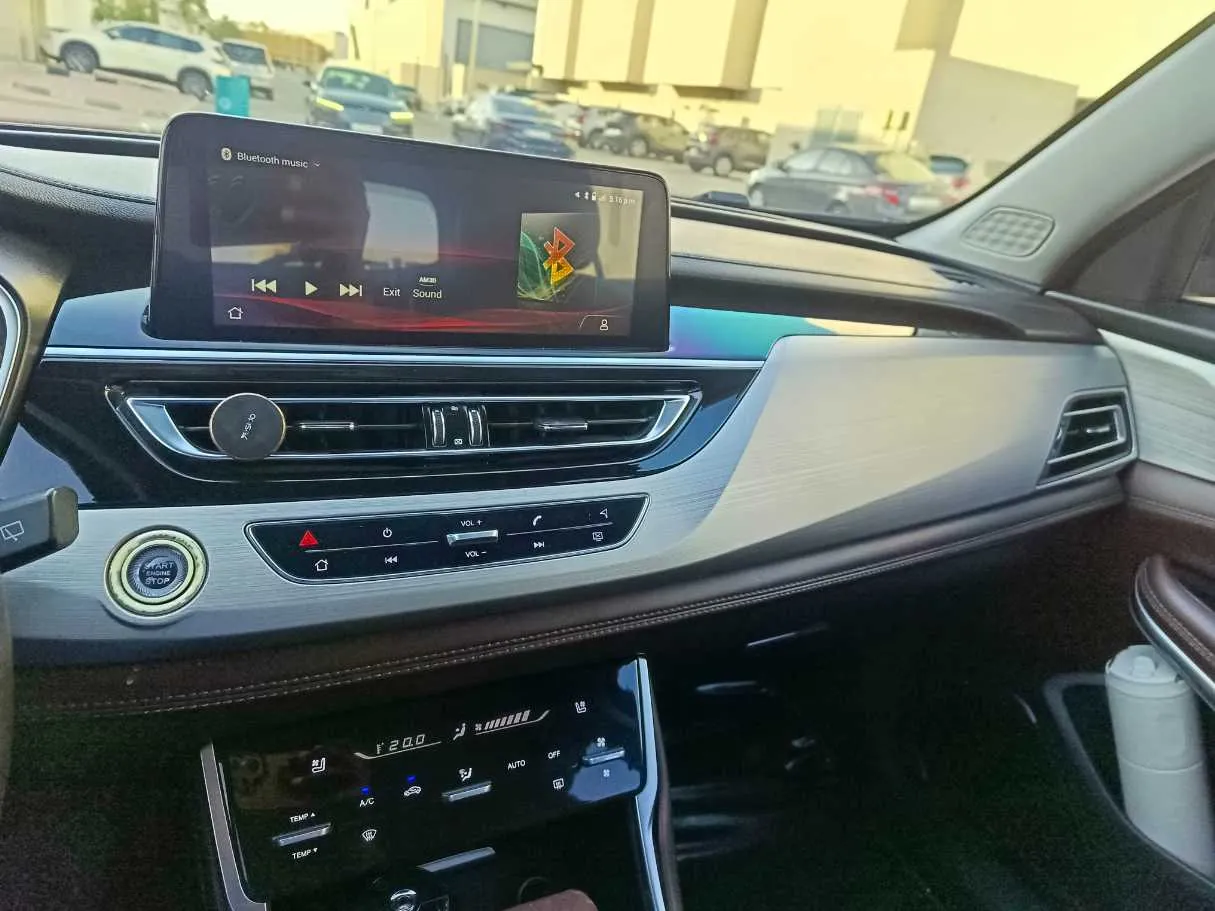 Car image 23
