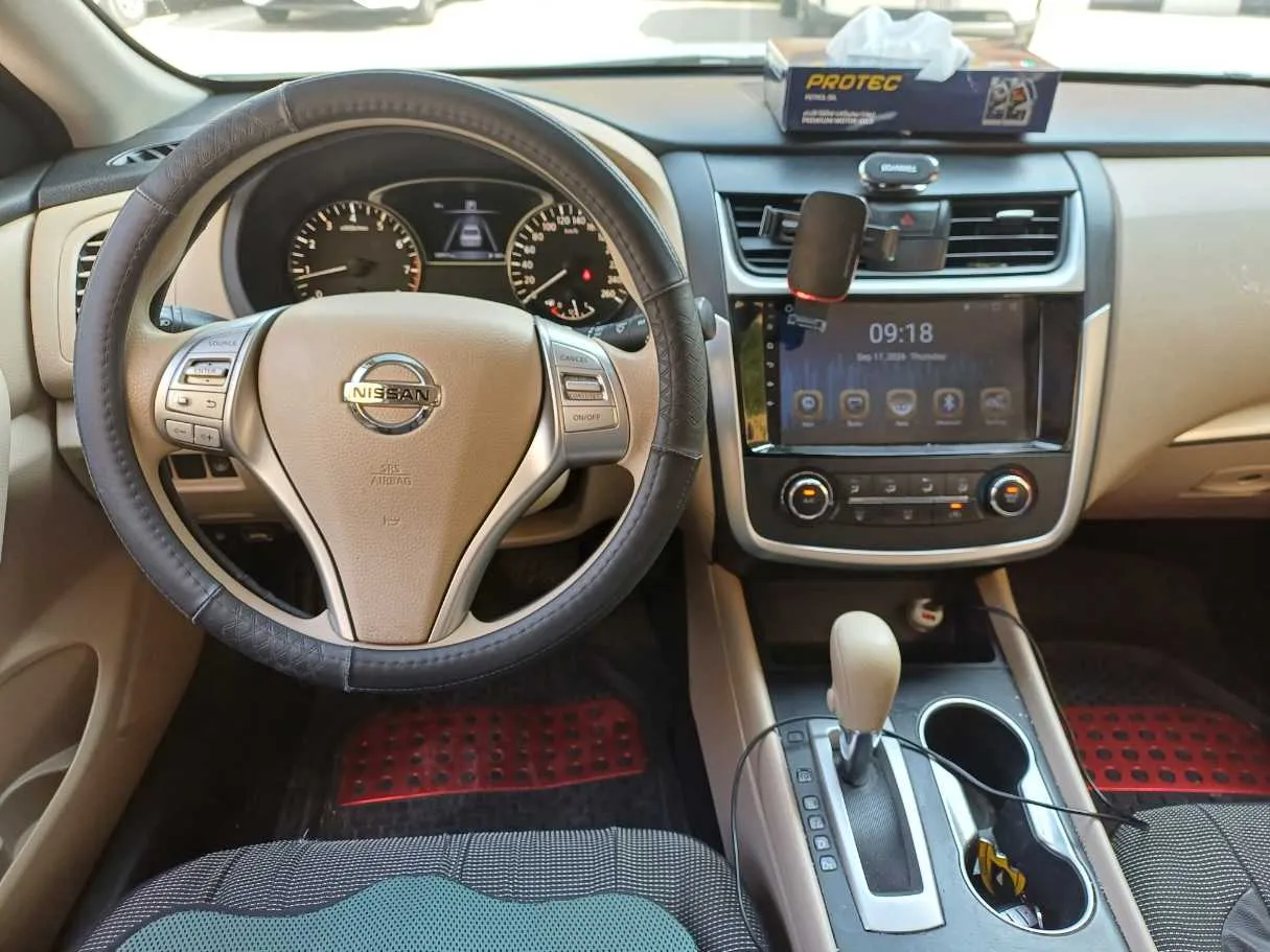 Car image 15