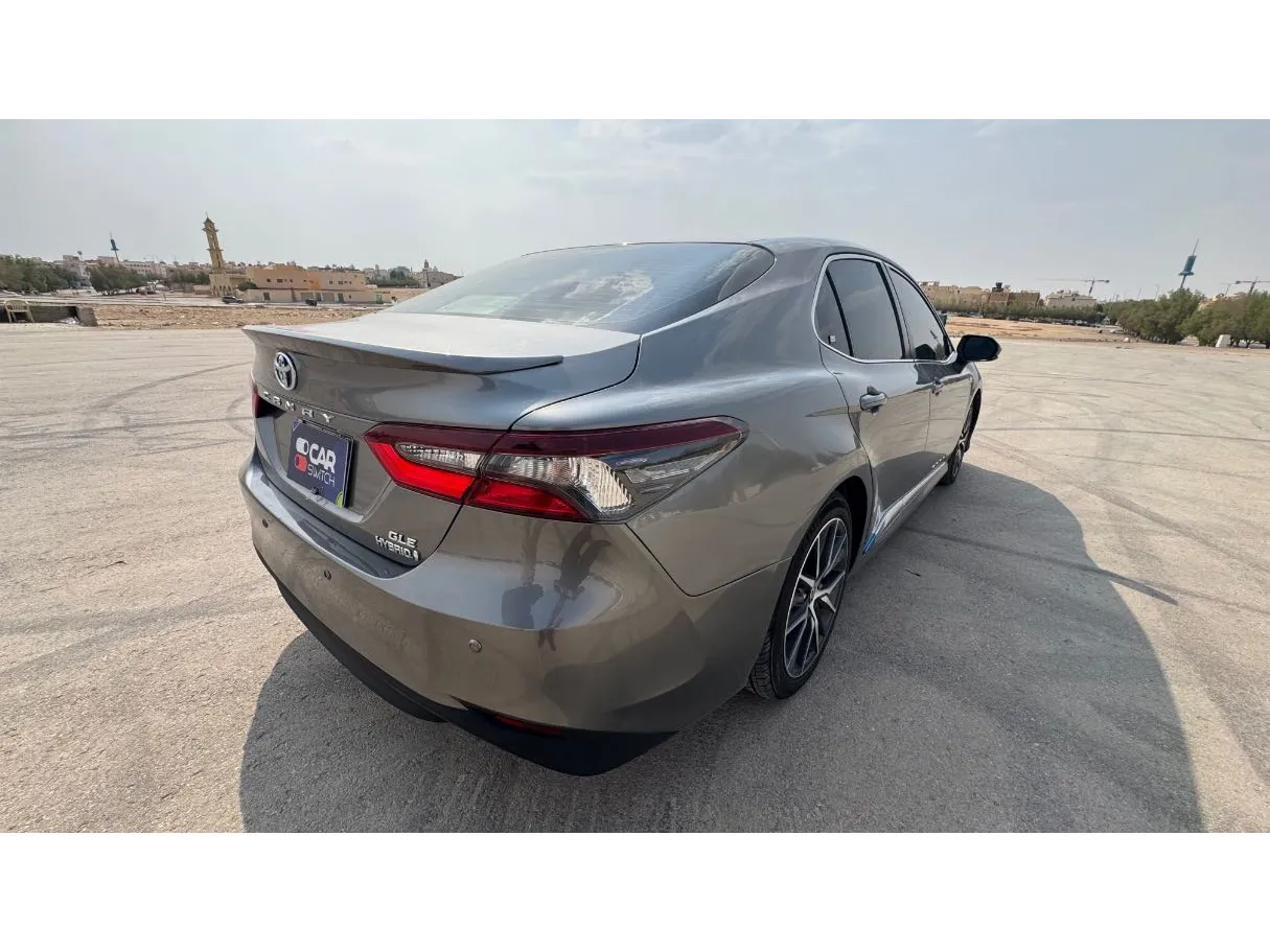 Car image 5