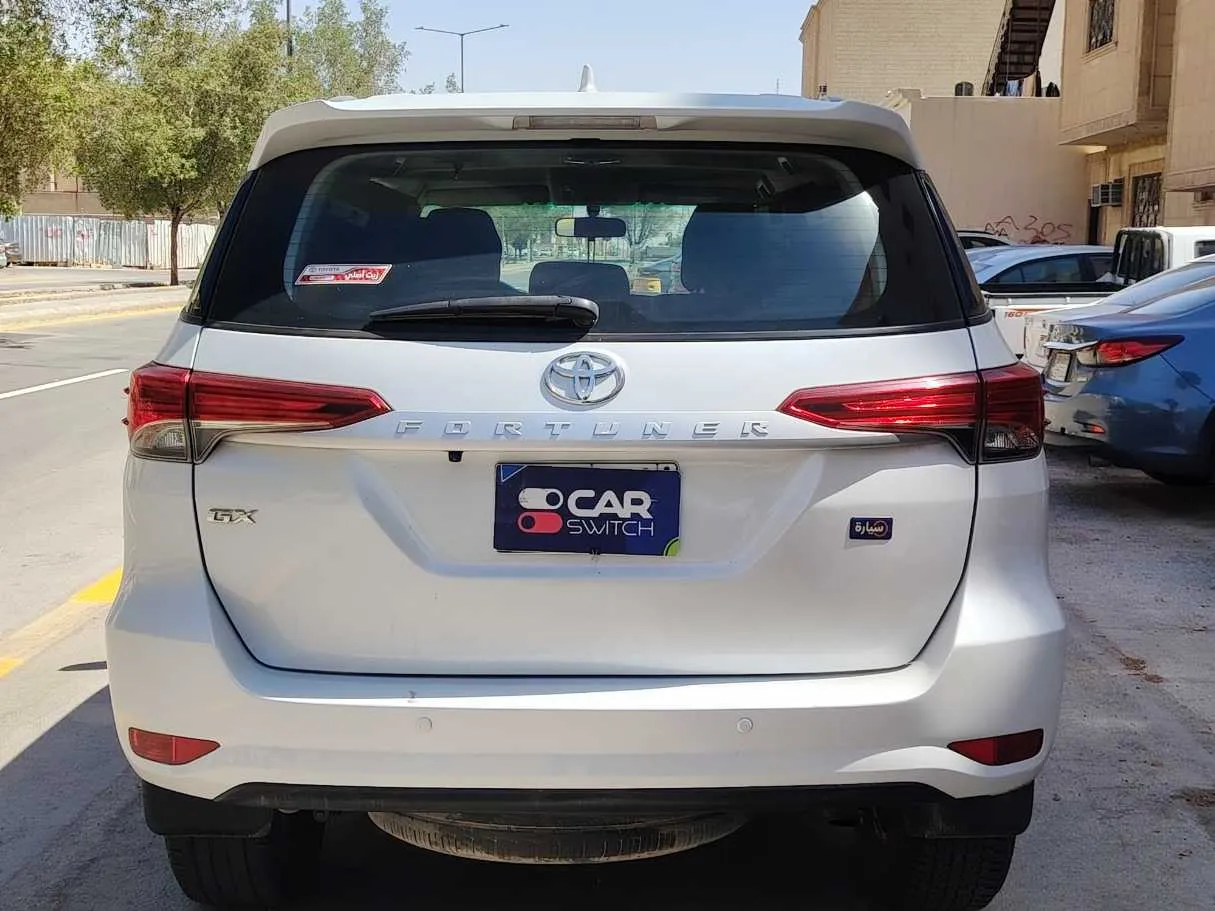 Car image 6