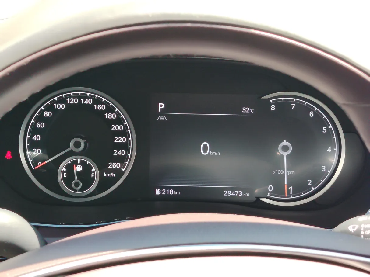 Car image 23