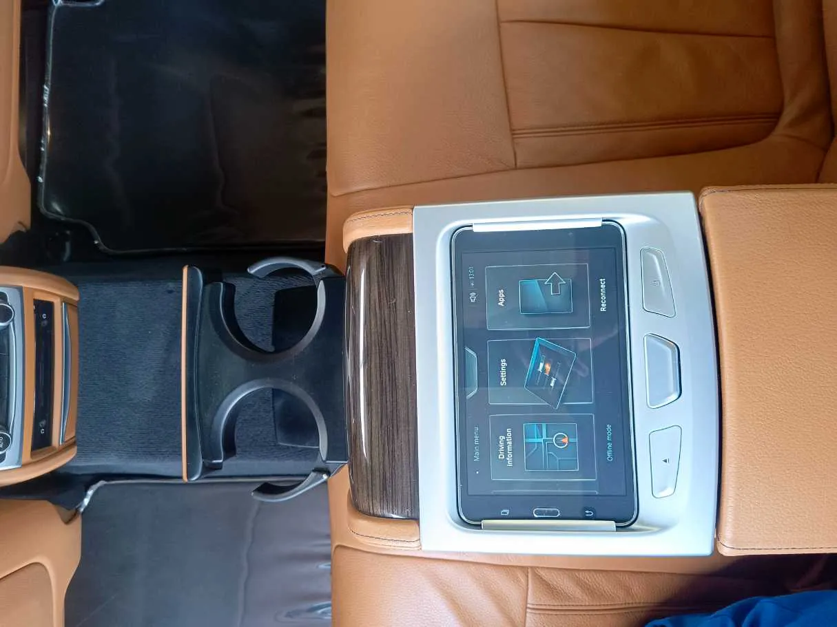 Car image 33