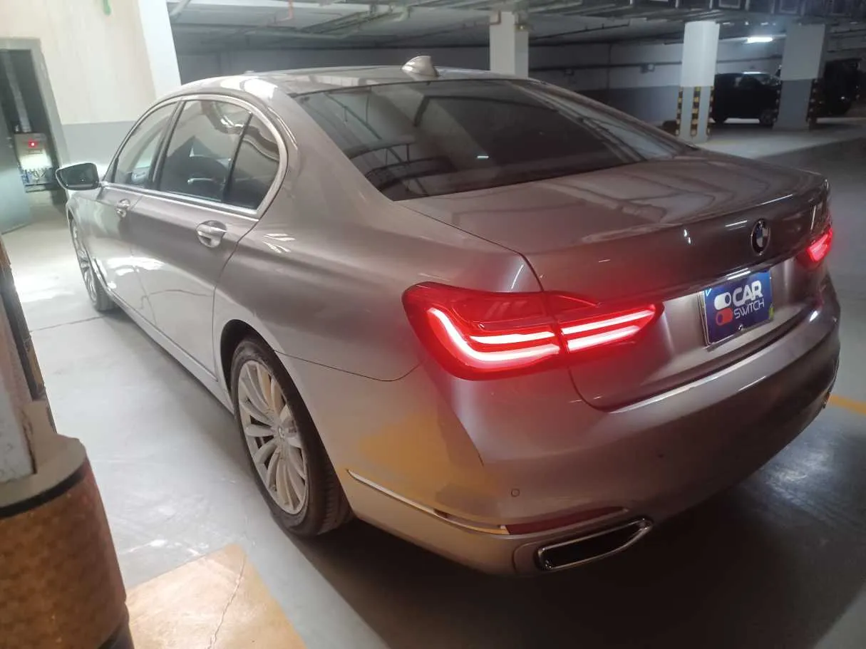 Car image 7
